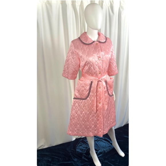 Vintage 60’s ‘Hamilton by Sears’ Quilted Bed Jacket Coat in Pink - Belted - S/M - Picture 2 of 12